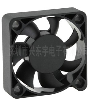 影响“舞台灯光散热风扇”噪音的因素有哪些？